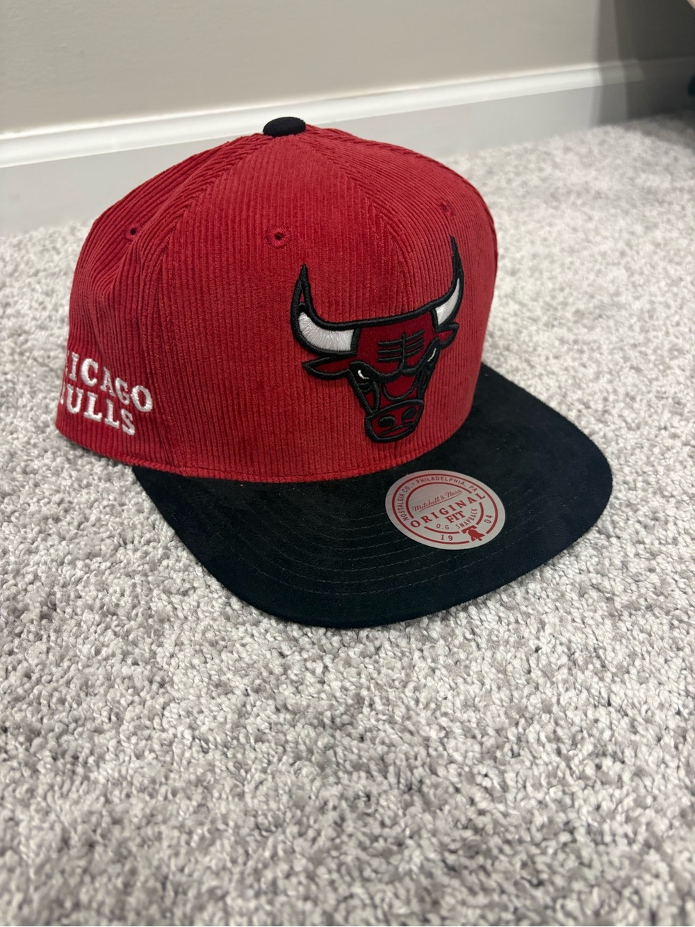 Chicago Bulls Red and Black Corduroy Snapback Hat